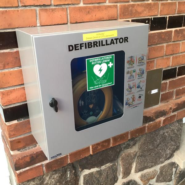 Öffentlich zugänglicher Defibrillator